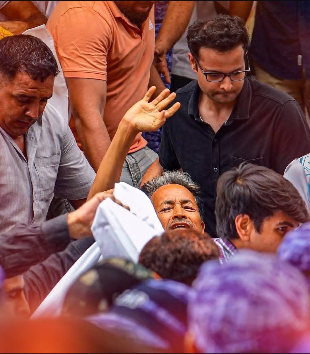 கரப்பான் பூச்சி ஜனதா கட்சி பேரணி